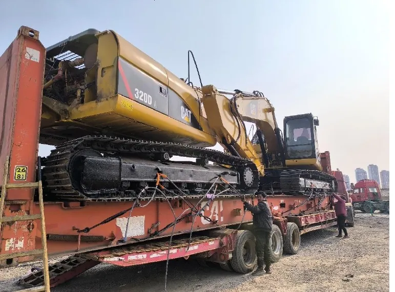 Construction Semi-Trailers · Chile · Equipment and non-standard loads